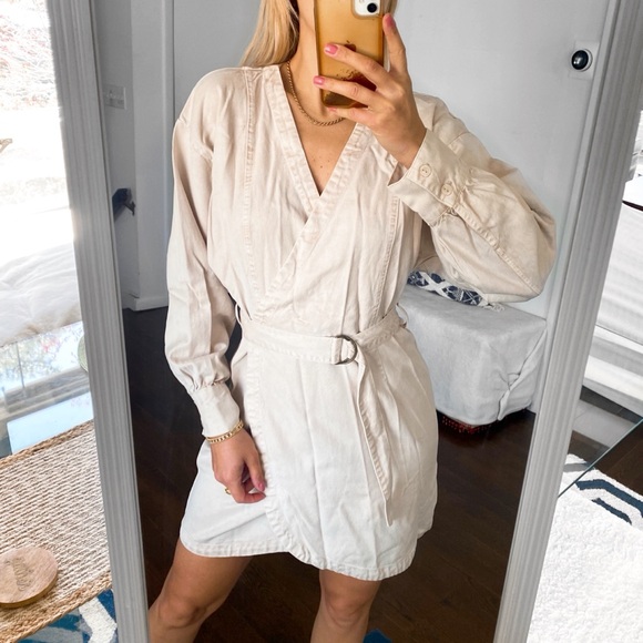 🐚 YOUNG FABULOUS & BROKE OATMEAL VOLUMINOUS LONG SLEEVE WRAP AROUND MINI DRESS! - Picture 5 of 16